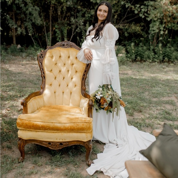 Beatrice Tudosa - Picture 2 of 2